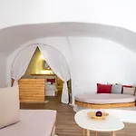 Karpimo Villa